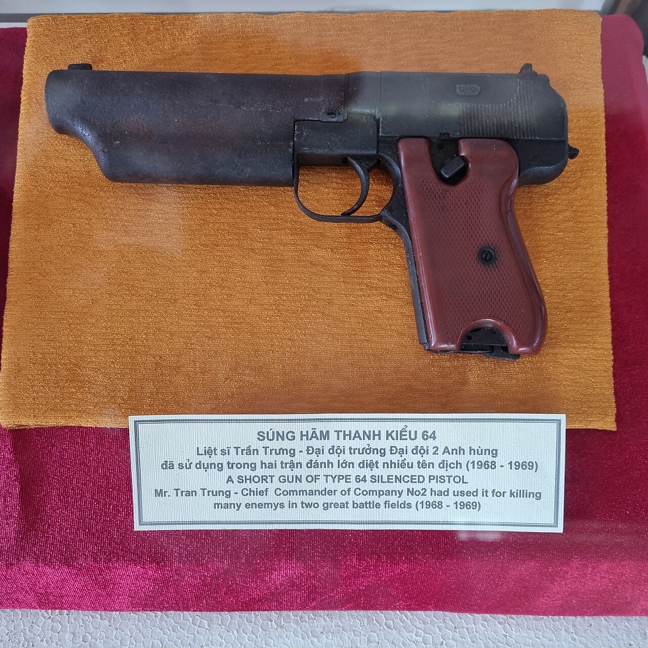 Type 64 silenced pistol at Hoi An Museum.jpg